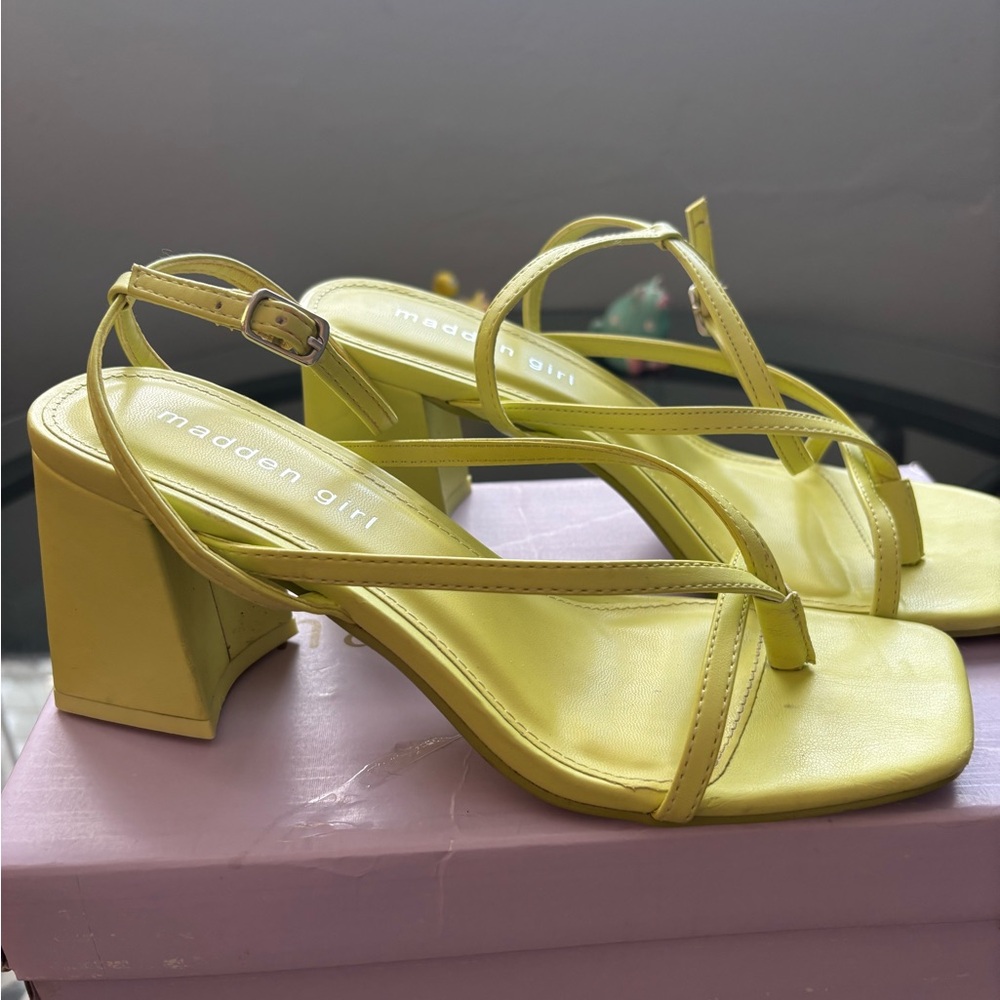 Madden Girl chartreuse colored heeled sandals size 6 1/2.